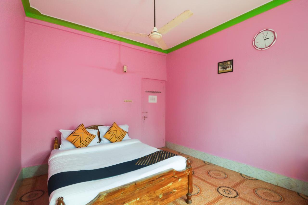 Spot On 65043 Hotel Kalinga Palace Kendrapara Kültér fotó